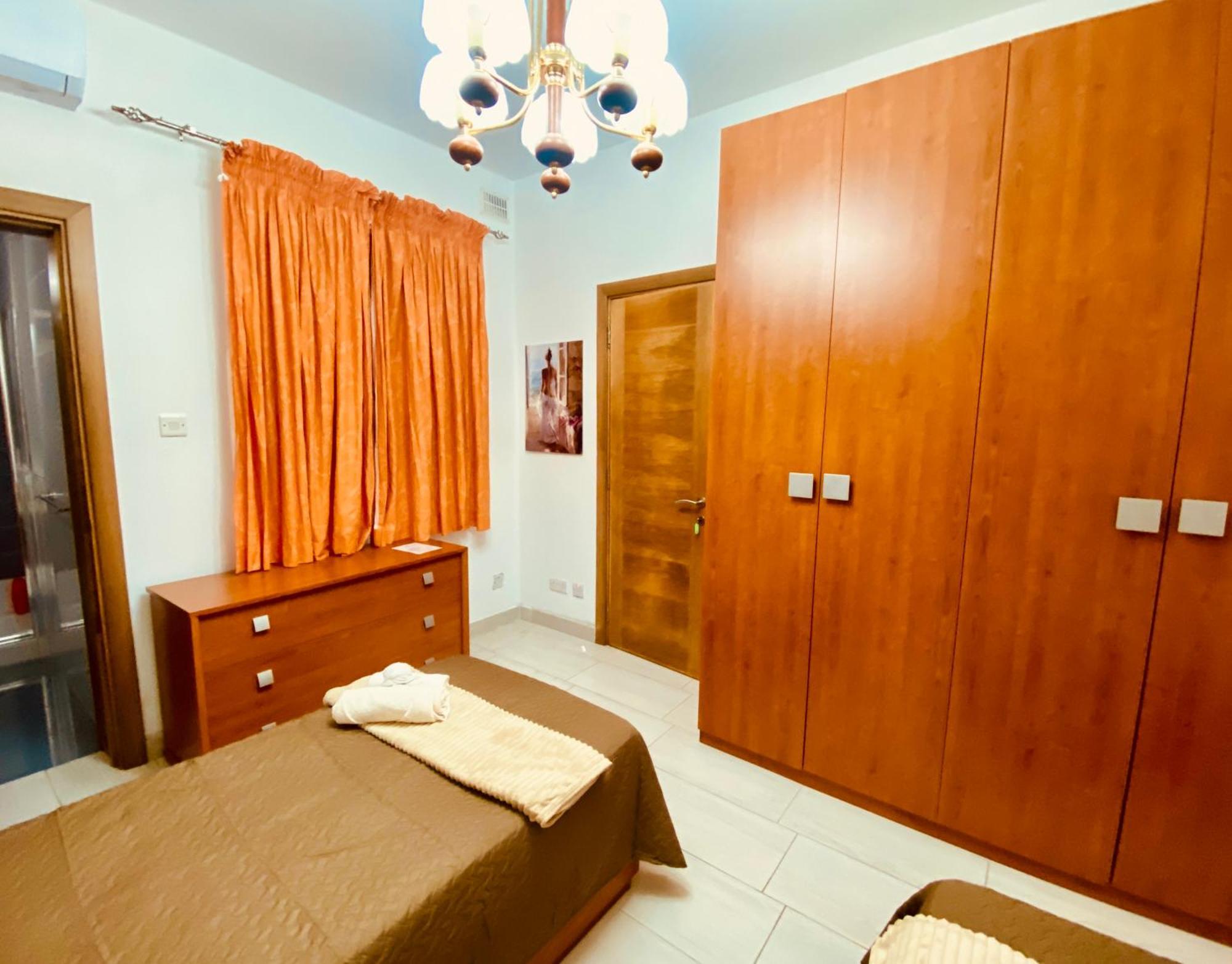Bugibba Central Modern Apartment St. Paul's Bay Exteriör bild