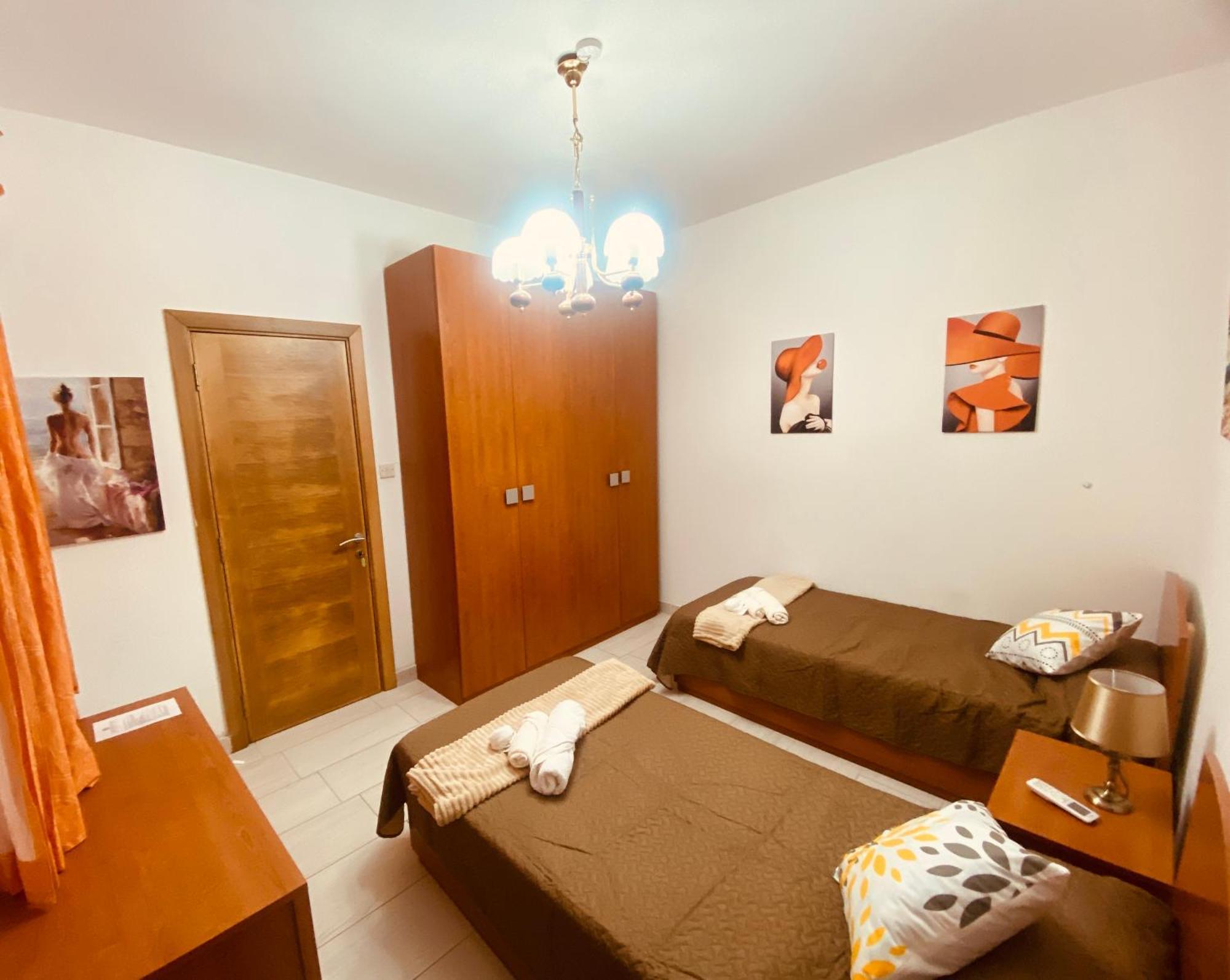 Bugibba Central Modern Apartment St. Paul's Bay Exteriör bild