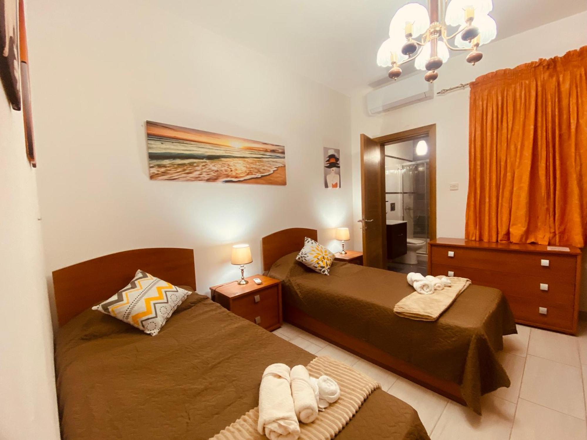 Bugibba Central Modern Apartment St. Paul's Bay Exteriör bild