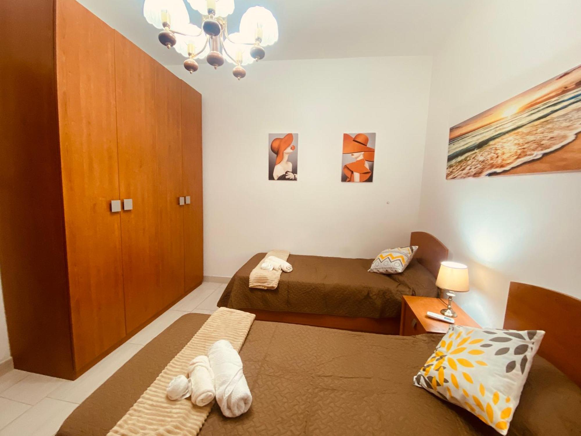 Bugibba Central Modern Apartment St. Paul's Bay Exteriör bild