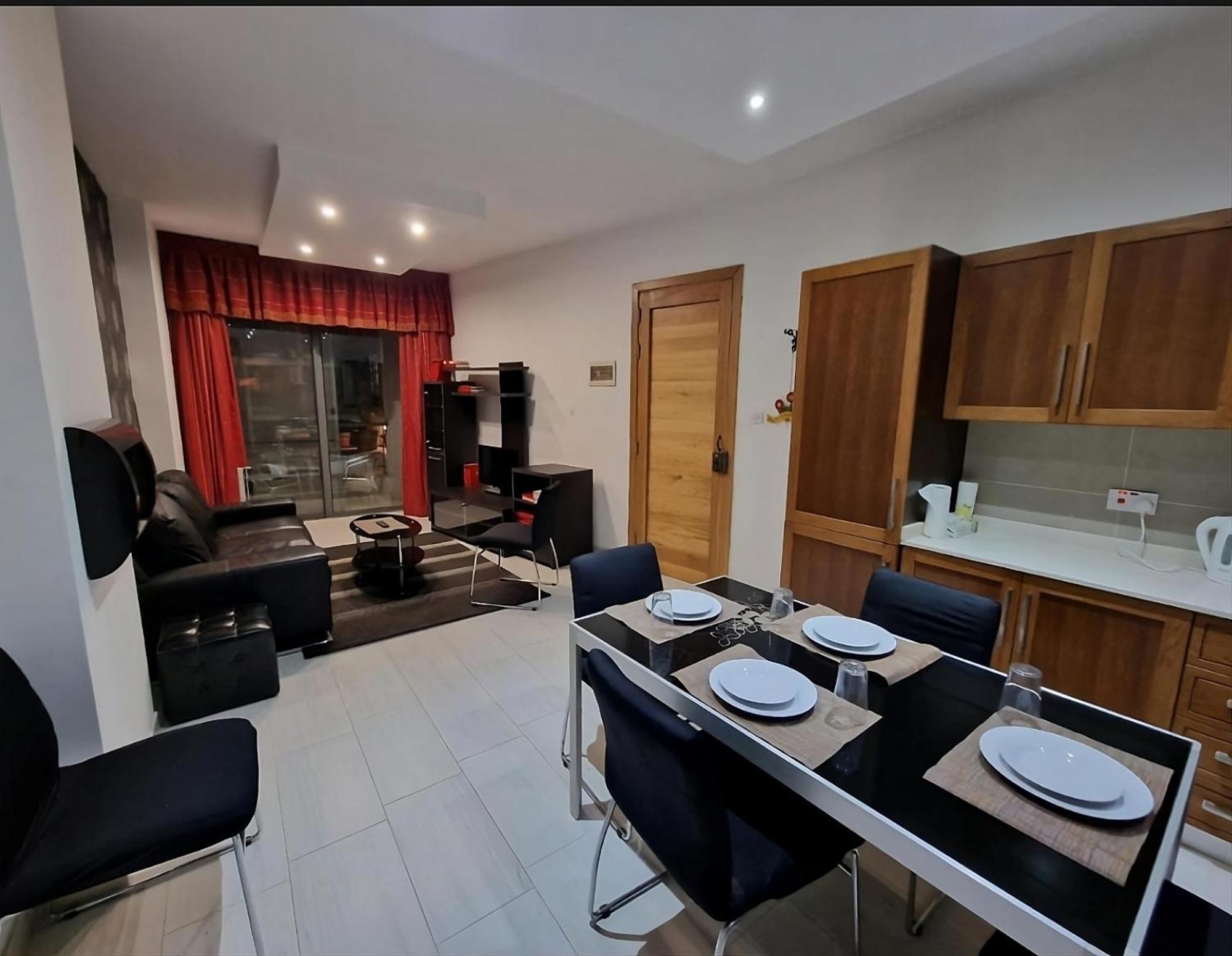 Bugibba Central Modern Apartment St. Paul's Bay Exteriör bild